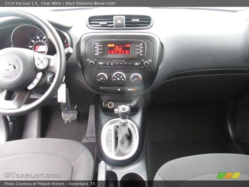 Clear White / Black Diamond Woven Cloth 2014 Kia Soul 1.6