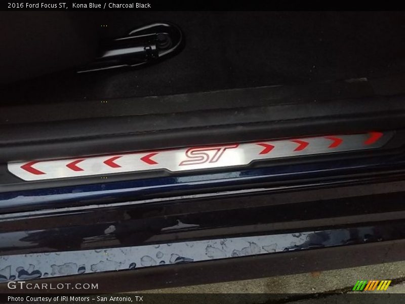 Kona Blue / Charcoal Black 2016 Ford Focus ST
