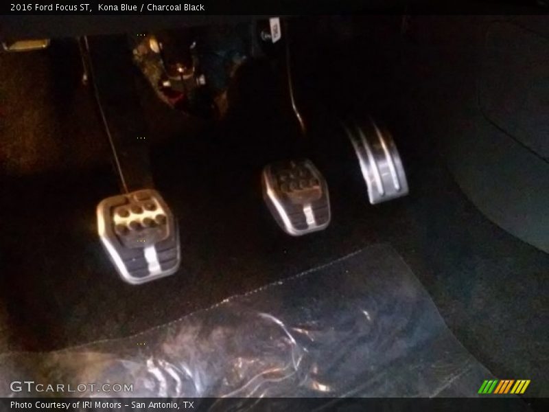 Kona Blue / Charcoal Black 2016 Ford Focus ST