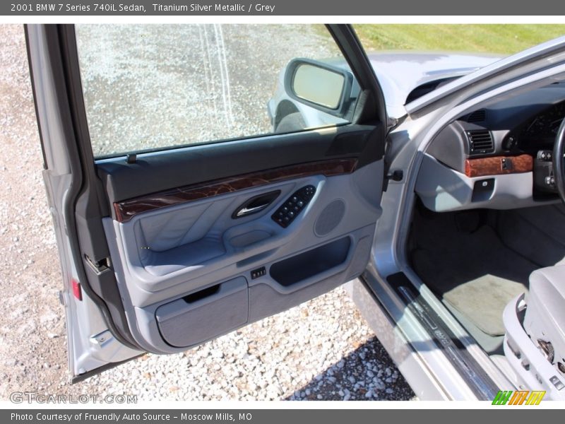 Titanium Silver Metallic / Grey 2001 BMW 7 Series 740iL Sedan