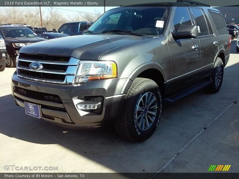 Magnetic Metallic / Ebony 2016 Ford Expedition XLT