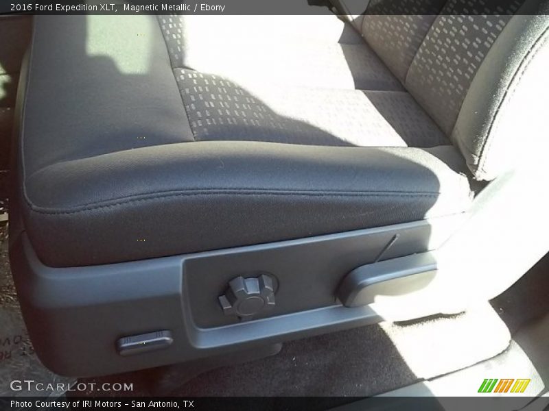 Magnetic Metallic / Ebony 2016 Ford Expedition XLT