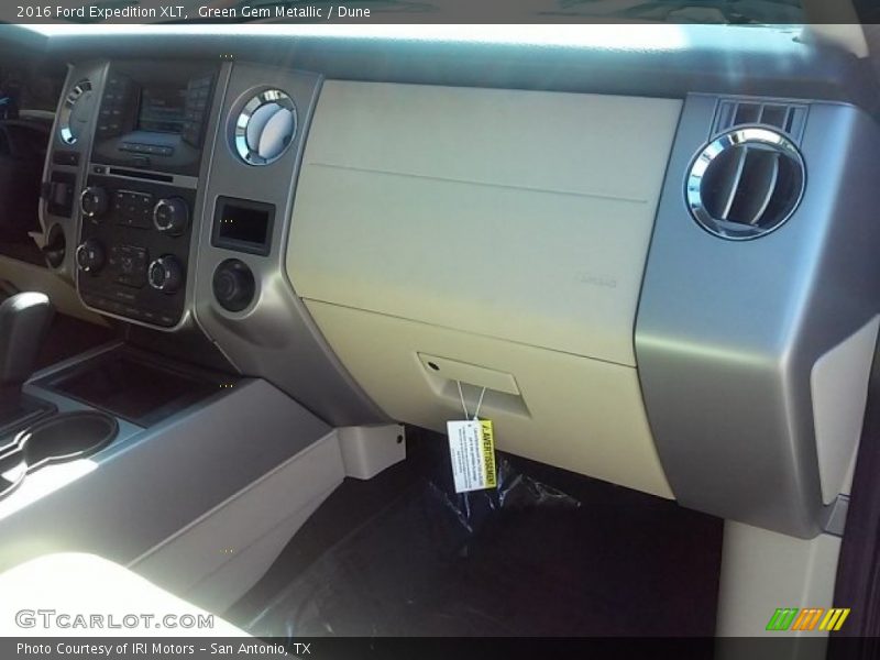 Green Gem Metallic / Dune 2016 Ford Expedition XLT