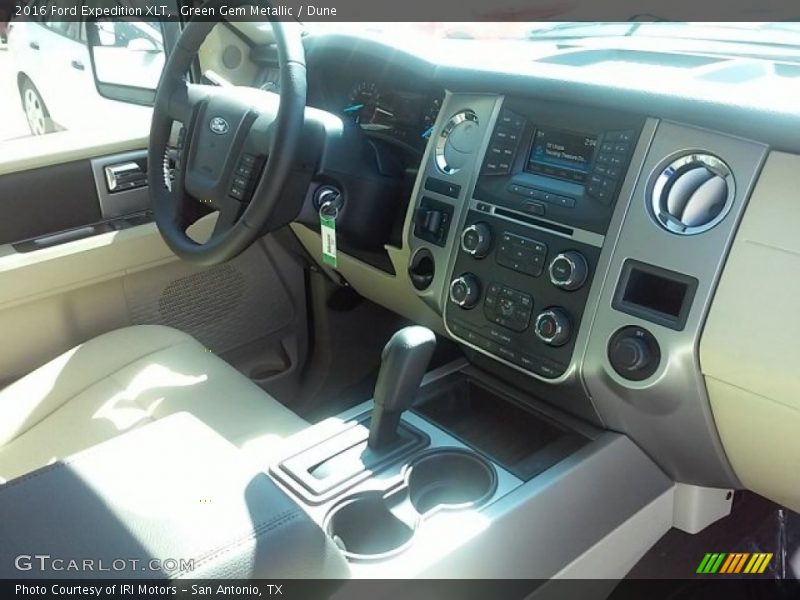 Green Gem Metallic / Dune 2016 Ford Expedition XLT