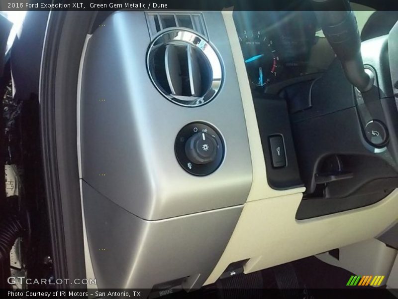Green Gem Metallic / Dune 2016 Ford Expedition XLT