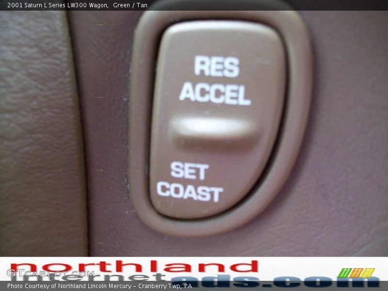 Green / Tan 2001 Saturn L Series LW300 Wagon