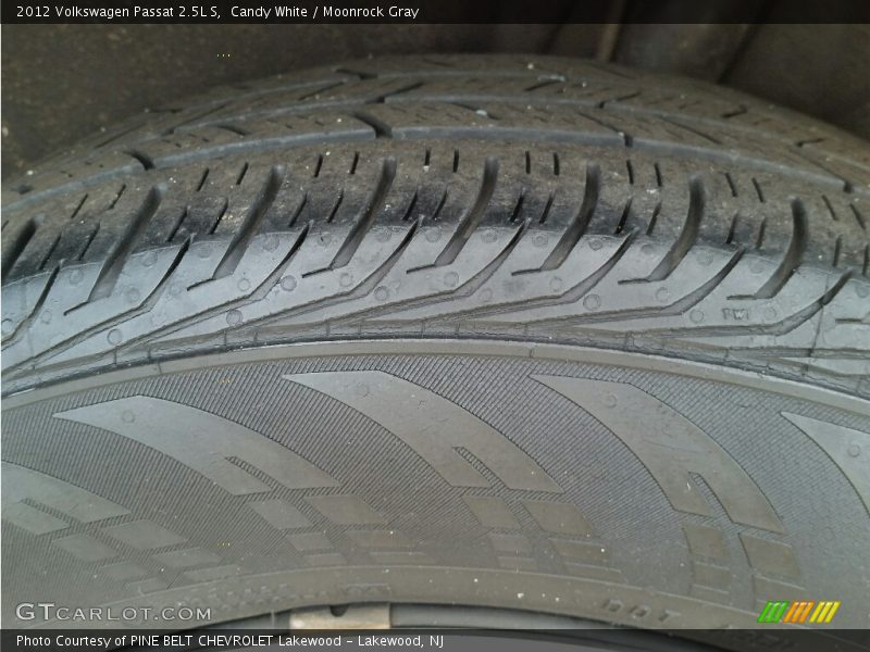 Candy White / Moonrock Gray 2012 Volkswagen Passat 2.5L S