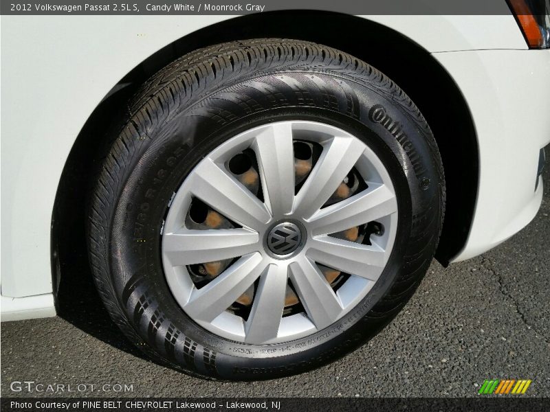 Candy White / Moonrock Gray 2012 Volkswagen Passat 2.5L S