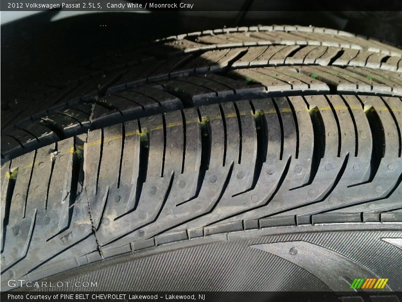 Candy White / Moonrock Gray 2012 Volkswagen Passat 2.5L S