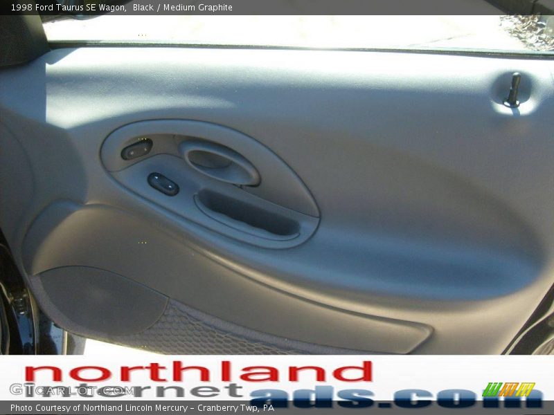 Black / Medium Graphite 1998 Ford Taurus SE Wagon