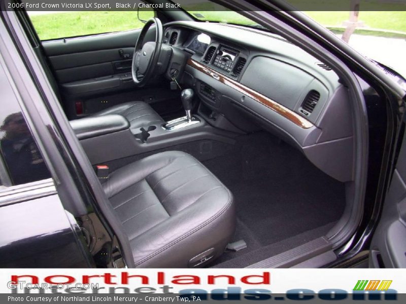 Black / Charcoal Black 2006 Ford Crown Victoria LX Sport
