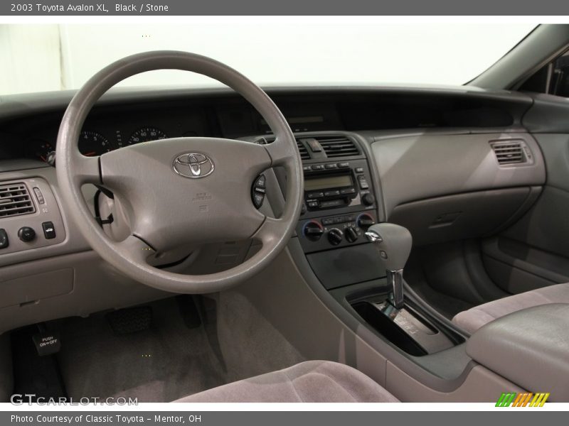 Black / Stone 2003 Toyota Avalon XL
