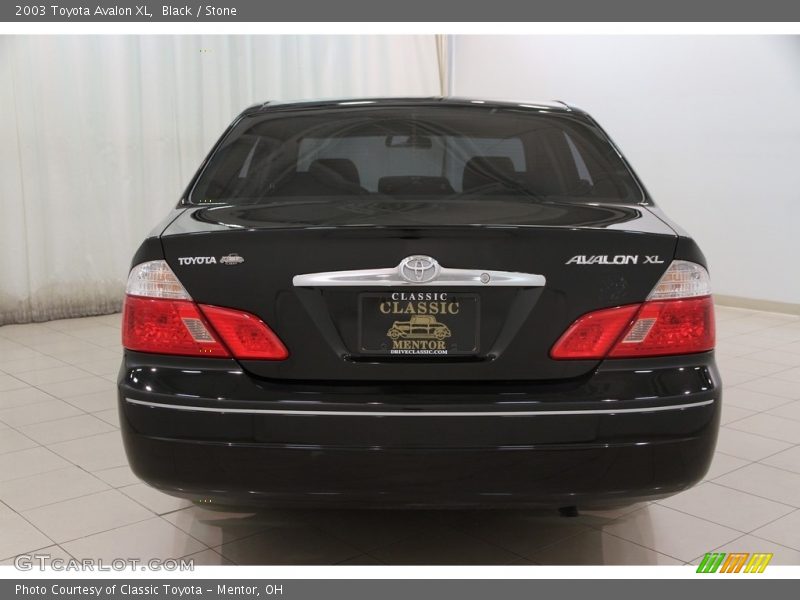 Black / Stone 2003 Toyota Avalon XL