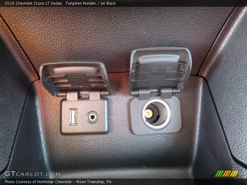 Tungsten Metallic / Jet Black 2016 Chevrolet Cruze LT Sedan
