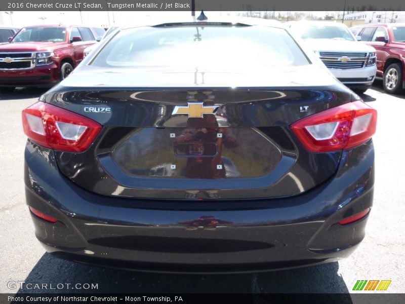 Tungsten Metallic / Jet Black 2016 Chevrolet Cruze LT Sedan