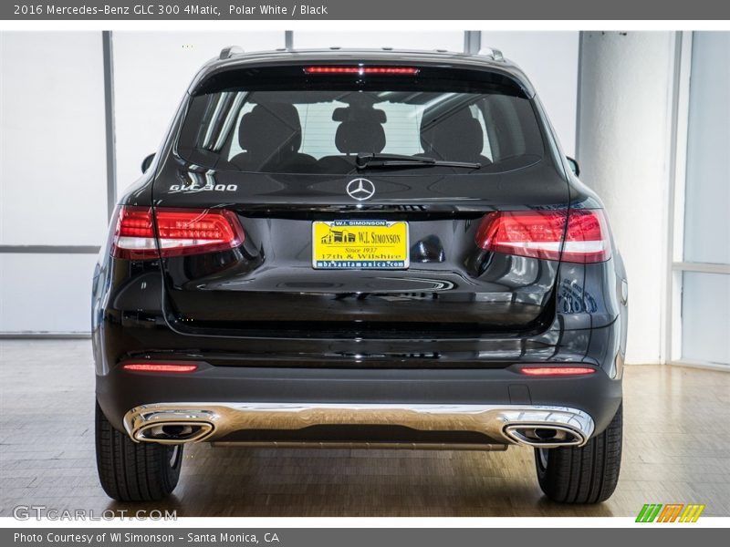 Polar White / Black 2016 Mercedes-Benz GLC 300 4Matic