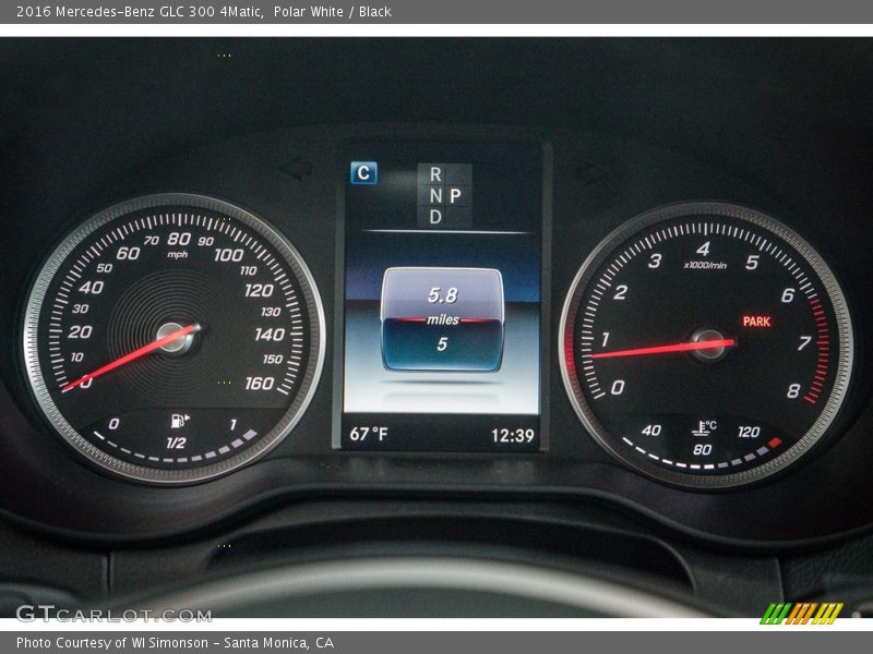 Polar White / Black 2016 Mercedes-Benz GLC 300 4Matic