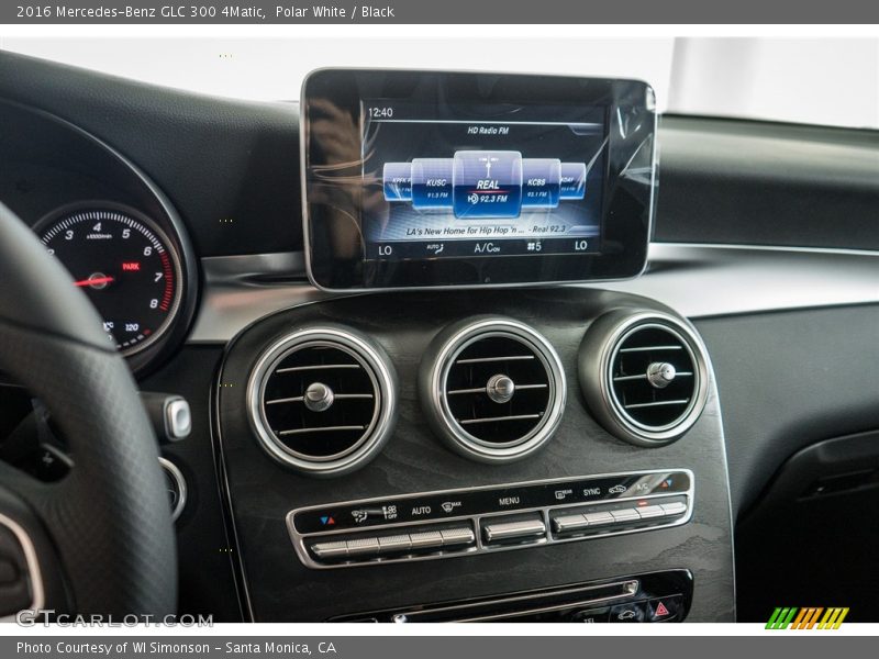 Polar White / Black 2016 Mercedes-Benz GLC 300 4Matic