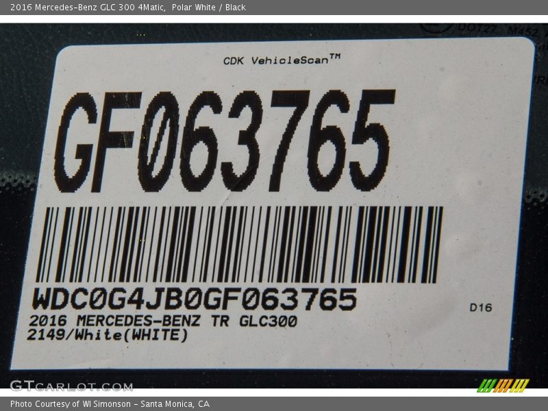 Polar White / Black 2016 Mercedes-Benz GLC 300 4Matic