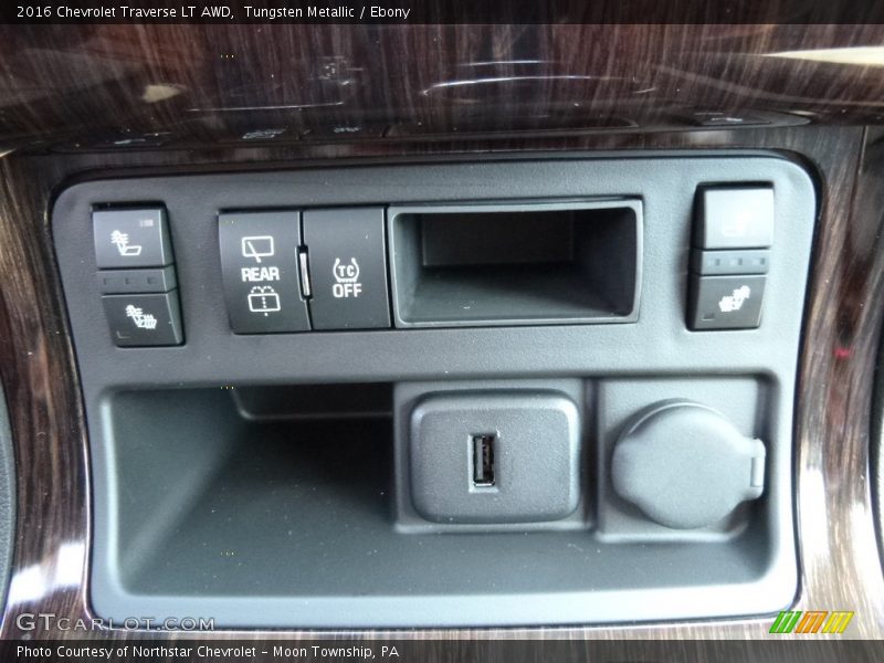 Tungsten Metallic / Ebony 2016 Chevrolet Traverse LT AWD