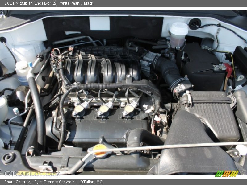 White Pearl / Black 2011 Mitsubishi Endeavor LS