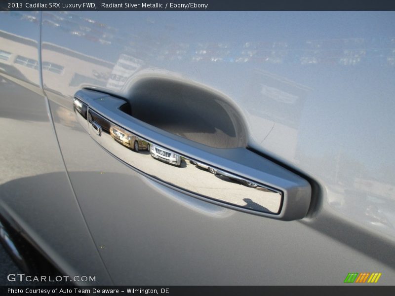 Radiant Silver Metallic / Ebony/Ebony 2013 Cadillac SRX Luxury FWD
