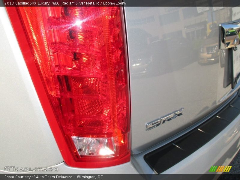 Radiant Silver Metallic / Ebony/Ebony 2013 Cadillac SRX Luxury FWD