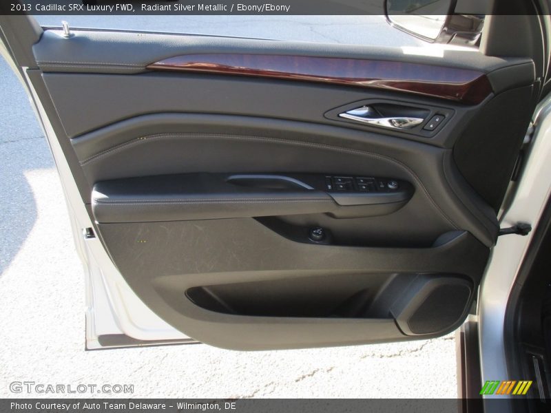 Radiant Silver Metallic / Ebony/Ebony 2013 Cadillac SRX Luxury FWD