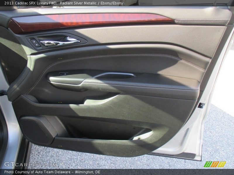 Radiant Silver Metallic / Ebony/Ebony 2013 Cadillac SRX Luxury FWD