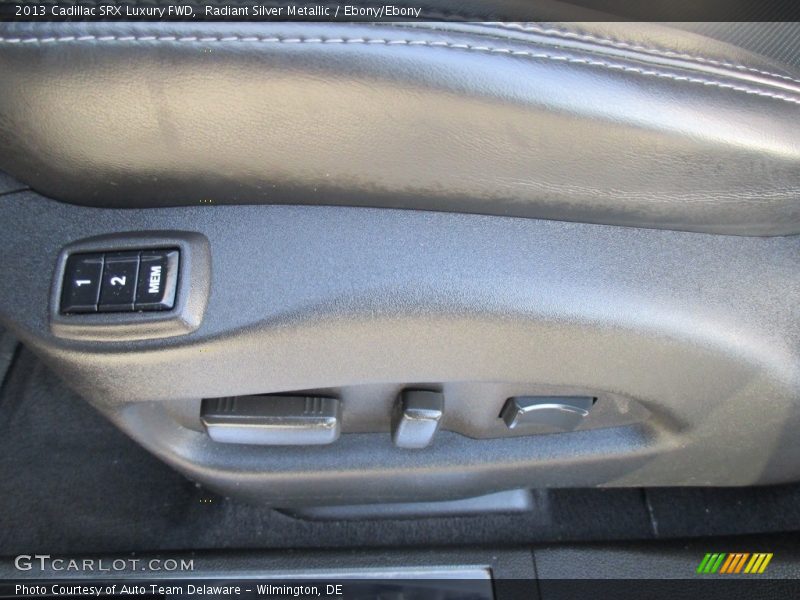 Radiant Silver Metallic / Ebony/Ebony 2013 Cadillac SRX Luxury FWD