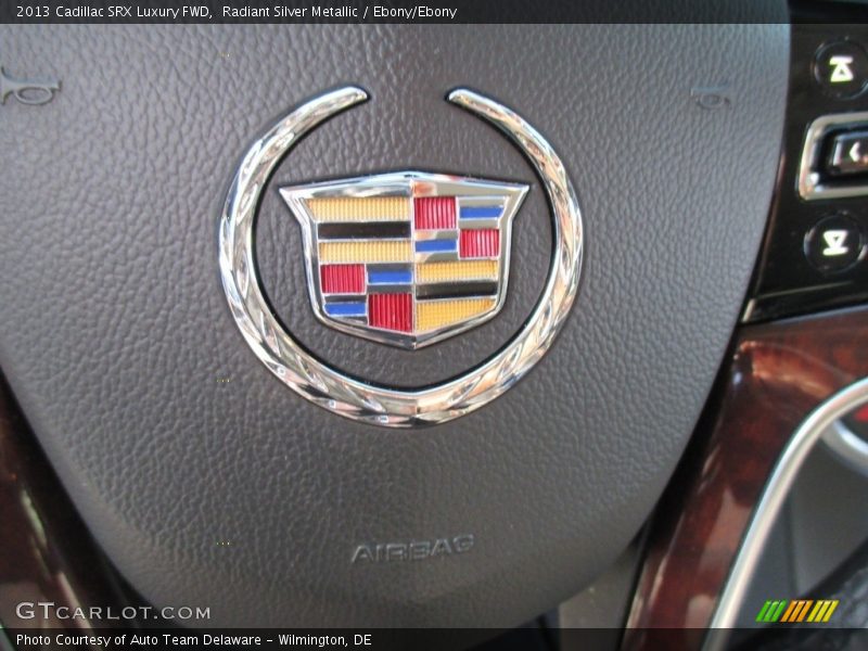 Radiant Silver Metallic / Ebony/Ebony 2013 Cadillac SRX Luxury FWD