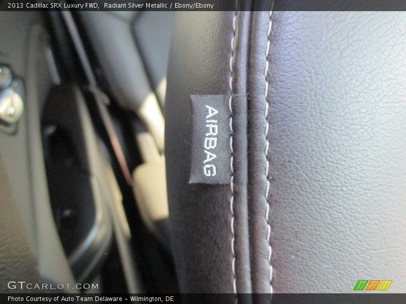 Radiant Silver Metallic / Ebony/Ebony 2013 Cadillac SRX Luxury FWD