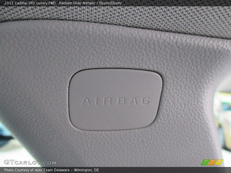 Radiant Silver Metallic / Ebony/Ebony 2013 Cadillac SRX Luxury FWD