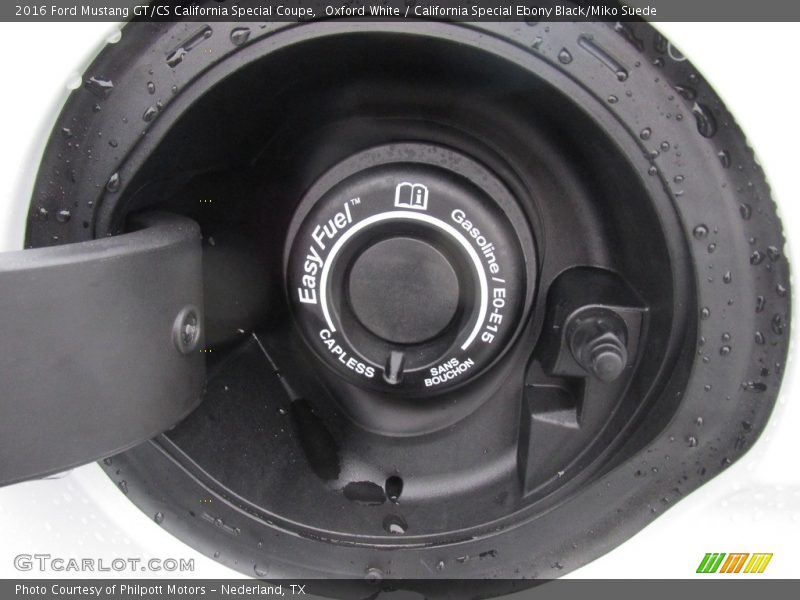 Oxford White / California Special Ebony Black/Miko Suede 2016 Ford Mustang GT/CS California Special Coupe