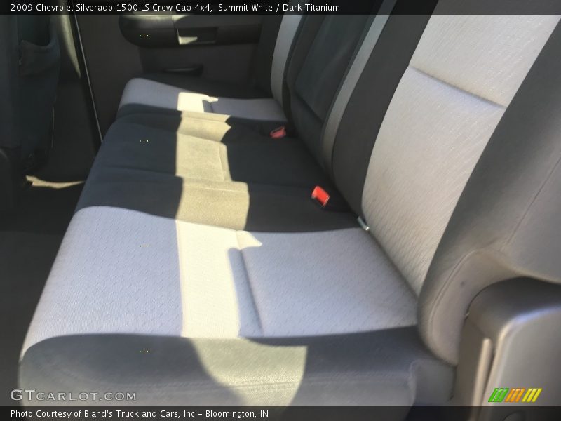 Summit White / Dark Titanium 2009 Chevrolet Silverado 1500 LS Crew Cab 4x4