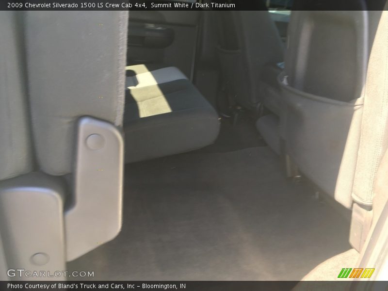 Summit White / Dark Titanium 2009 Chevrolet Silverado 1500 LS Crew Cab 4x4
