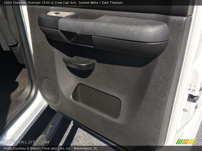 Summit White / Dark Titanium 2009 Chevrolet Silverado 1500 LS Crew Cab 4x4