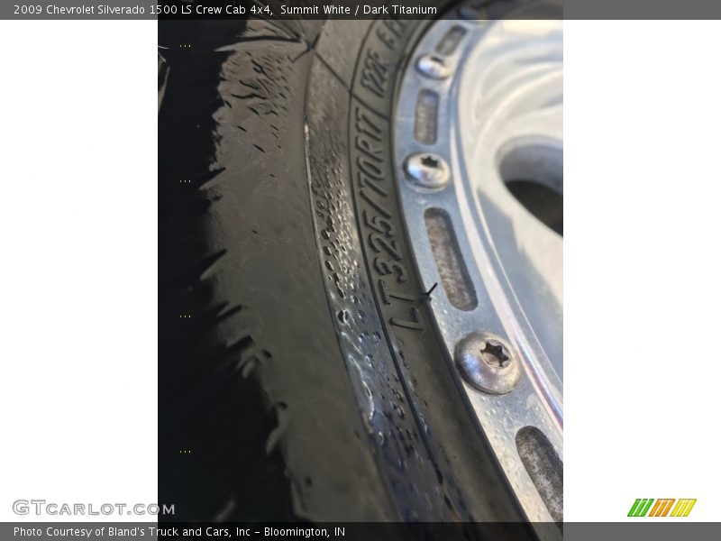 Summit White / Dark Titanium 2009 Chevrolet Silverado 1500 LS Crew Cab 4x4