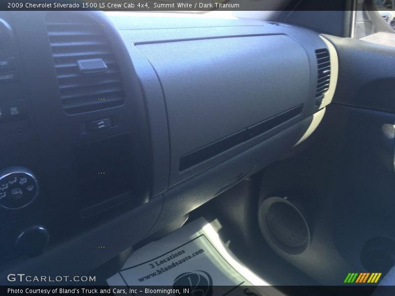 Summit White / Dark Titanium 2009 Chevrolet Silverado 1500 LS Crew Cab 4x4