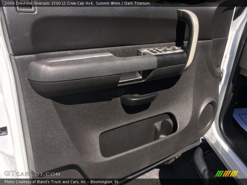 Summit White / Dark Titanium 2009 Chevrolet Silverado 1500 LS Crew Cab 4x4