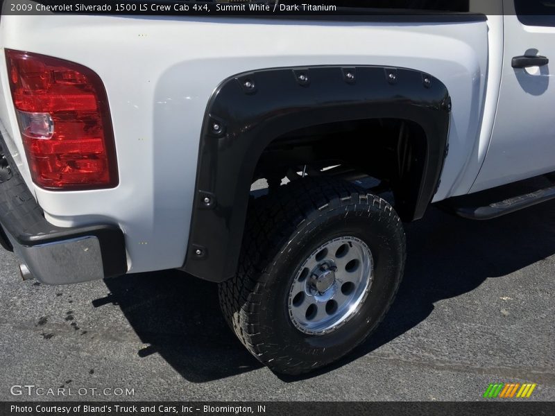 Summit White / Dark Titanium 2009 Chevrolet Silverado 1500 LS Crew Cab 4x4