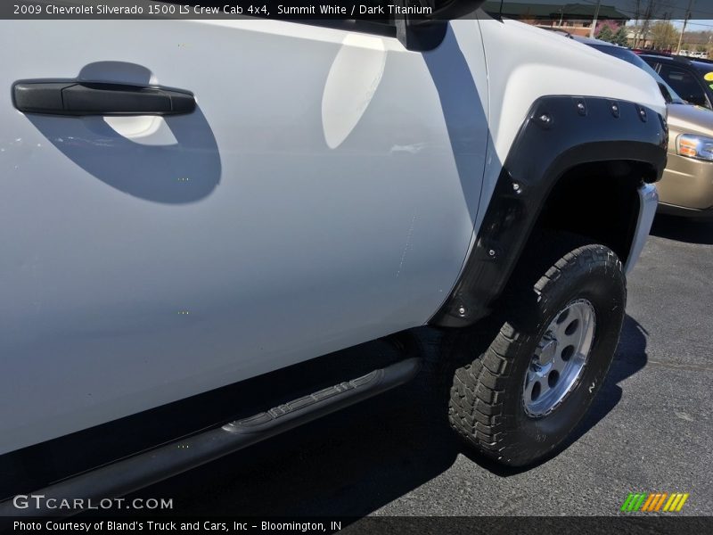 Summit White / Dark Titanium 2009 Chevrolet Silverado 1500 LS Crew Cab 4x4