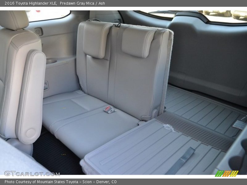 Predawn Gray Mica / Ash 2016 Toyota Highlander XLE