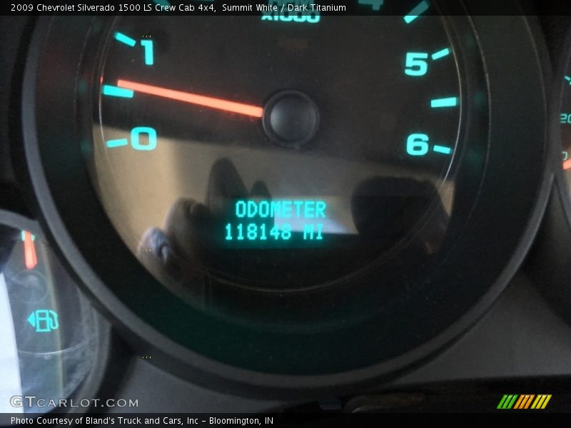 Summit White / Dark Titanium 2009 Chevrolet Silverado 1500 LS Crew Cab 4x4