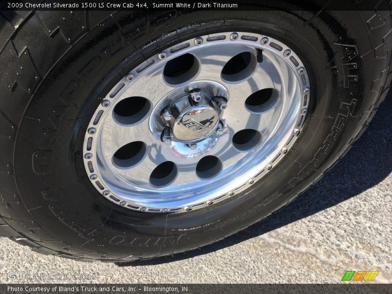 Summit White / Dark Titanium 2009 Chevrolet Silverado 1500 LS Crew Cab 4x4