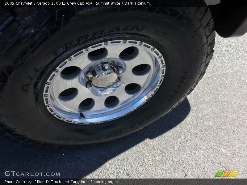 Summit White / Dark Titanium 2009 Chevrolet Silverado 1500 LS Crew Cab 4x4