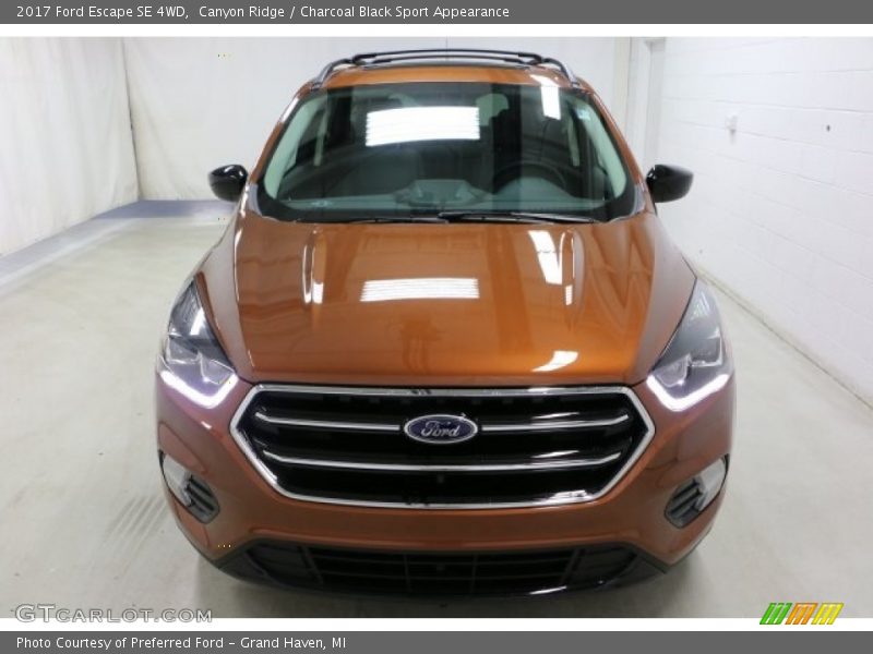 Canyon Ridge / Charcoal Black Sport Appearance 2017 Ford Escape SE 4WD