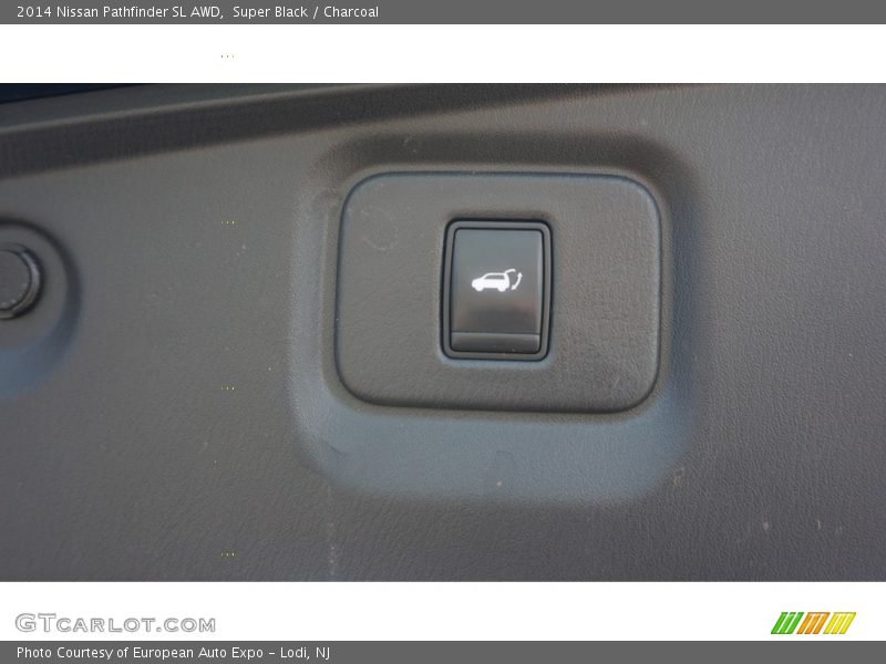 Super Black / Charcoal 2014 Nissan Pathfinder SL AWD