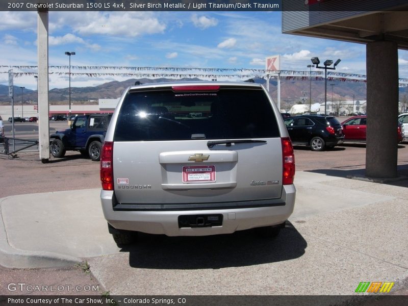 Silver Birch Metallic / Light Titanium/Dark Titanium 2007 Chevrolet Suburban 1500 LS 4x4