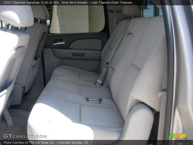 Silver Birch Metallic / Light Titanium/Dark Titanium 2007 Chevrolet Suburban 1500 LS 4x4